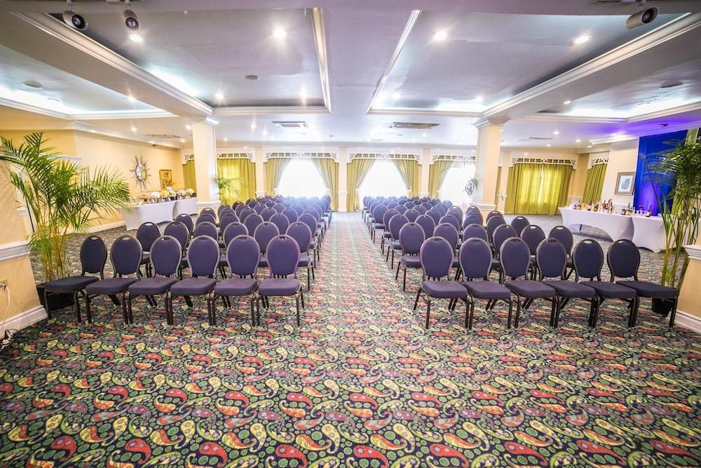 The Knutsford Court Hotel Кингстон Экстерьер фото